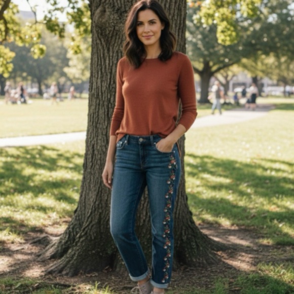 Pilcro Hyphen Mid Rise Embroidered Jeans By Anthropologie - Picture 6 of 16